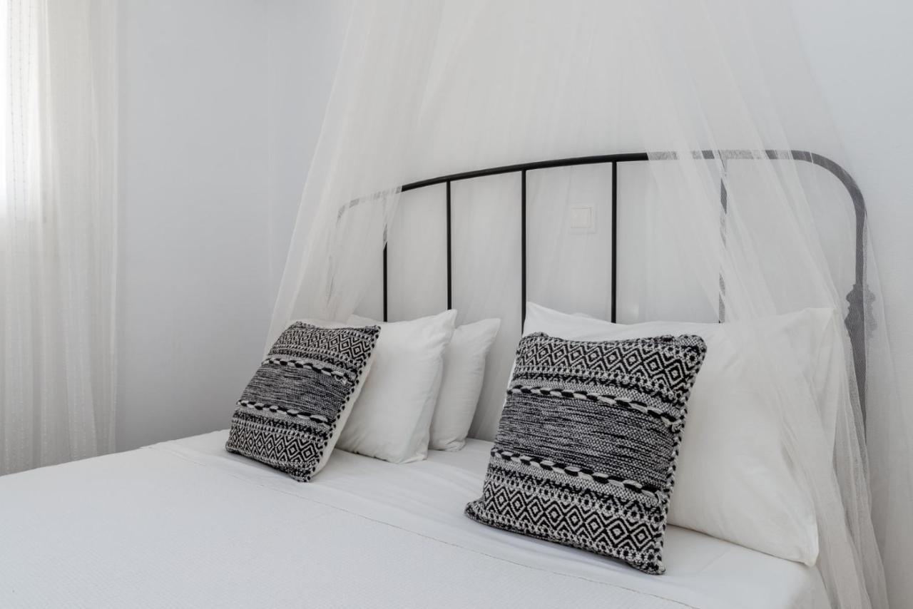 Uno Luxury Apartment With Sea View Livadia  Bagian luar foto
