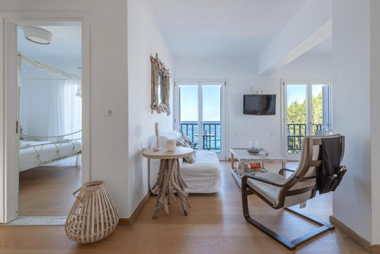 Uno Luxury Apartment With Sea View Livadia  Bagian luar foto